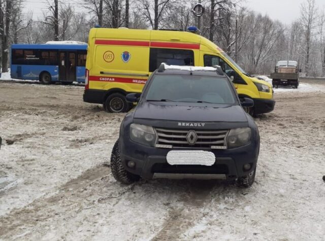 Тверской водитель сдал назад и не заметил женщину