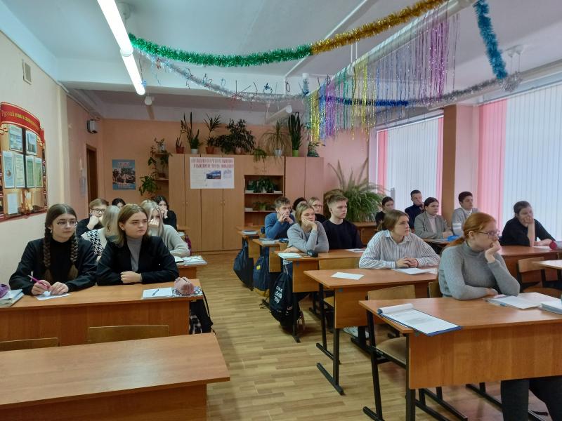 В нелидовской школе прошел краеведческий урок «Освобождённый встал Калинин…» В нелидовской школе прошел краеведческий урок «Освобождённый встал Калинин…»