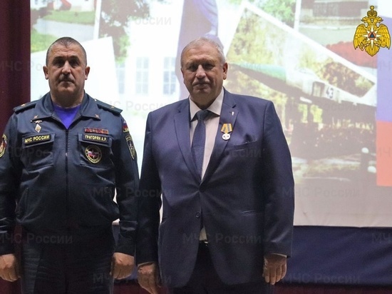 В Тверской области наградили сотрудников МЧС, ликвидировавших последствия урагана В Тверской области наградили сотрудников МЧС, ликвидировавших последствия урагана