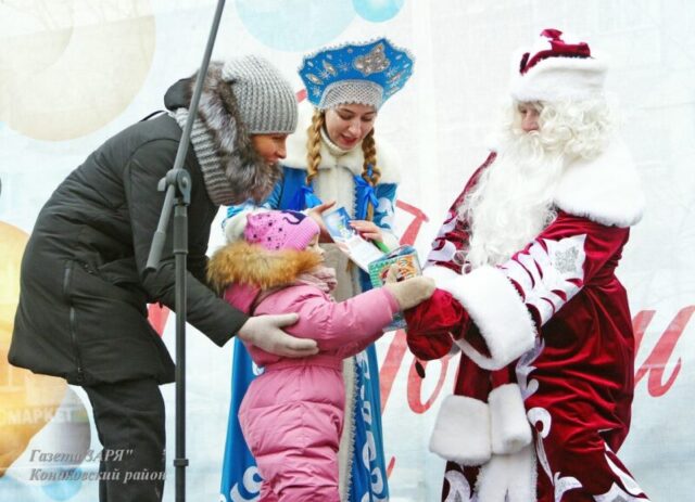 В Конаково торжественно открыли главную городскую ёлку