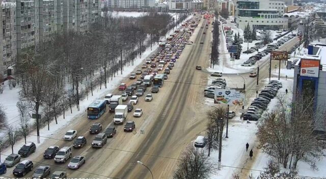 В Твери из-за сломанного автобуса центр встал в пробку