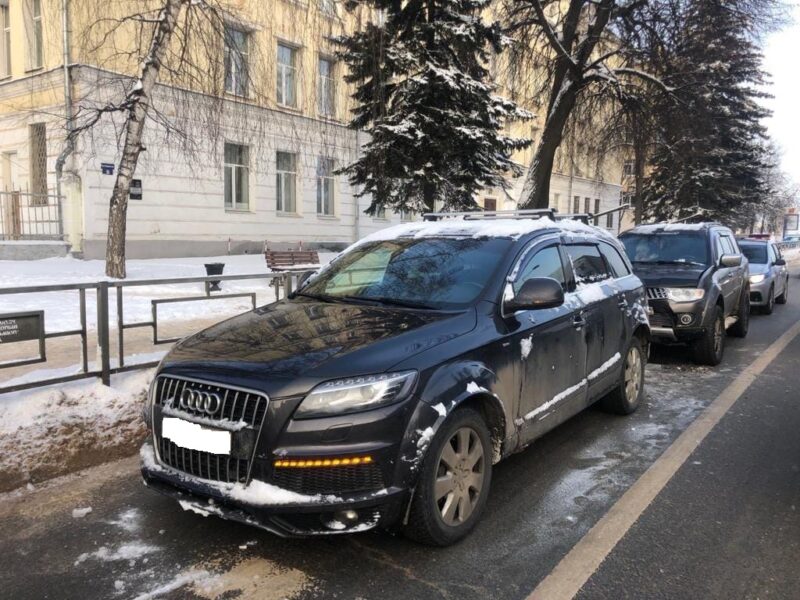 В Твери на улице Софьи Перовской столкнулись две иномарки, есть пострадавший