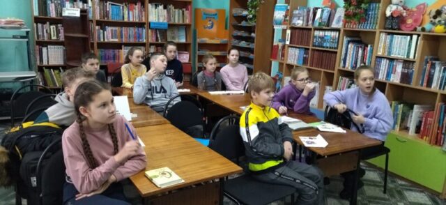 В Западной Двине на встрече клуба "Почитайки" читали рождественские рассказы