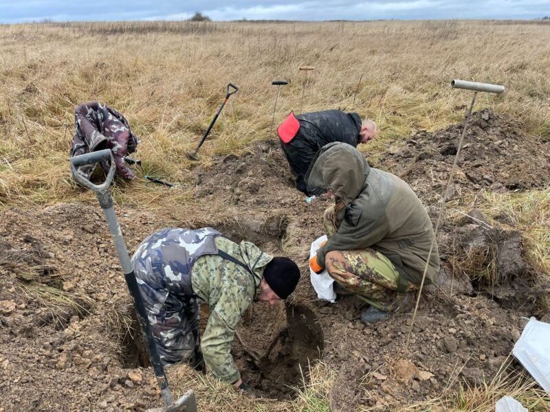 Поисковики обнаружили останки трех солдат в Тверской области
