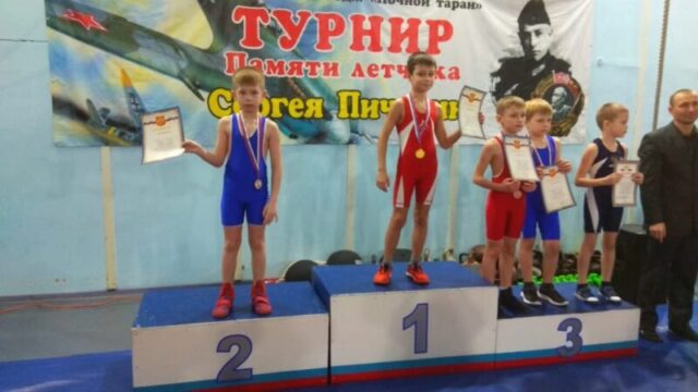 В Тверской области прошли соревнования по борьбе в честь Дня матери