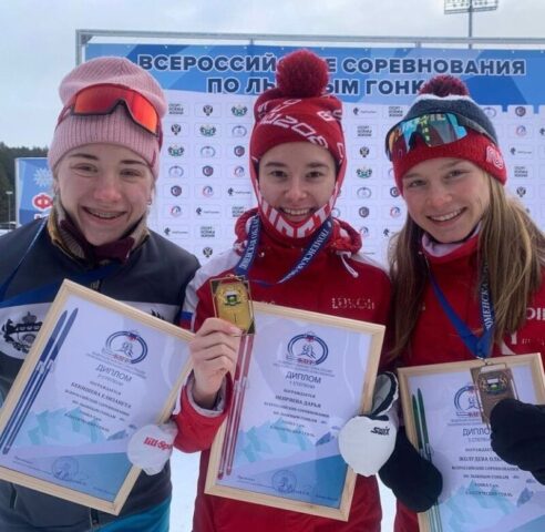 Тверская лыжница Дарья Непряева завоевала золото на соревнованиях среди юниоров Тверская лыжница Дарья Непряева завоевала золото на соревнованиях среди юниоров