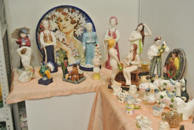 В музее В.А. Серова открылась выставка памяти конаковской художницы