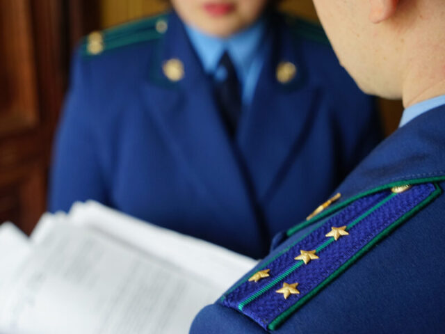 В Тверской области 51-летняя женщина заплатила штраф за грубые слова в адрес соседки