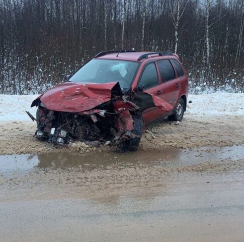 В Тверской области пассажир во время аварии разбил лицо