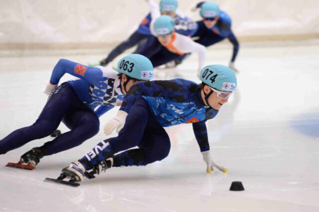 Бронзу чемпионата России по шорт-треку завоевал спортсмен из Тверской области
