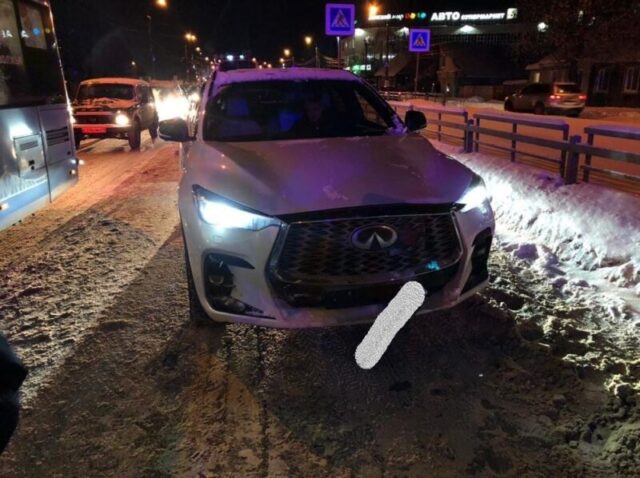 В Твери на "зебре" сбили женщину с ребенком