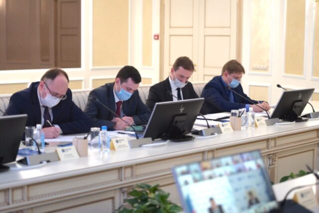 Игорь Маковский подвел итоги работы по обеспечению электроснабжения потребителей во время новогодних праздников Игорь Маковский подвел итоги работы по обеспечению электроснабжения потребителей во время новогодних праздников