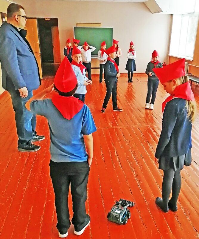В Конаковском районе школьники целую неделю пробовали разные специальности
