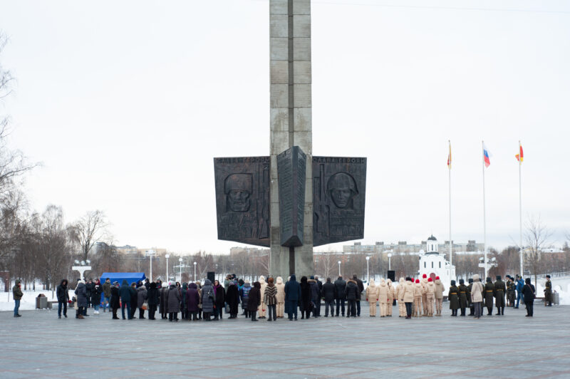 В Твери прохожим раздавали «блокадный паек»