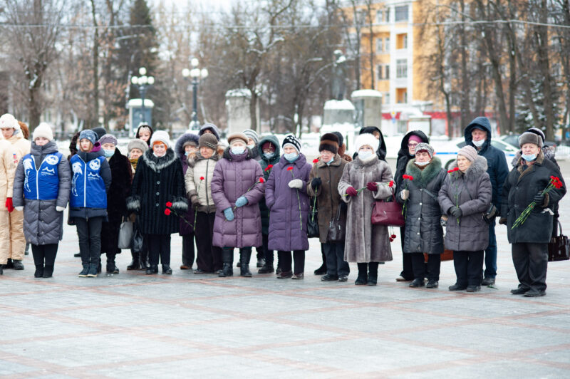 В Твери прохожим раздавали «блокадный паек»