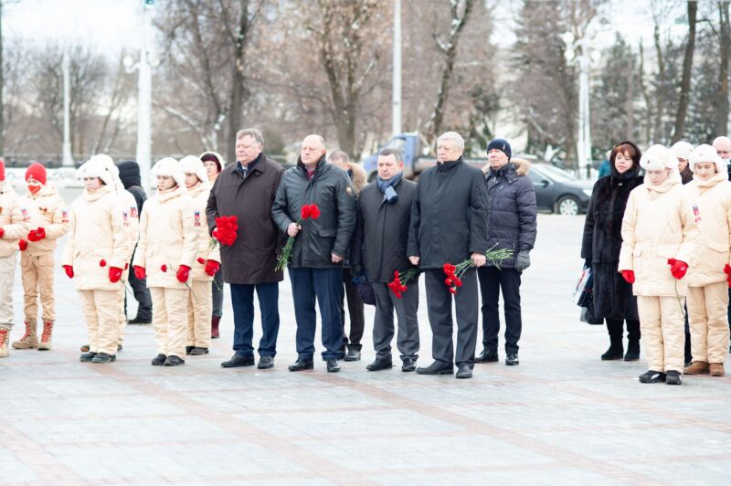 В Твери прохожим раздавали «блокадный паек»