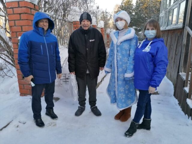 В Конаковском районе ветеранов поздравили с наступающим Новым годом