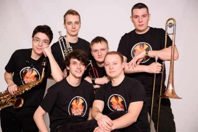 Тверская группа Crusty Brass даст концерт «Снова в школу»