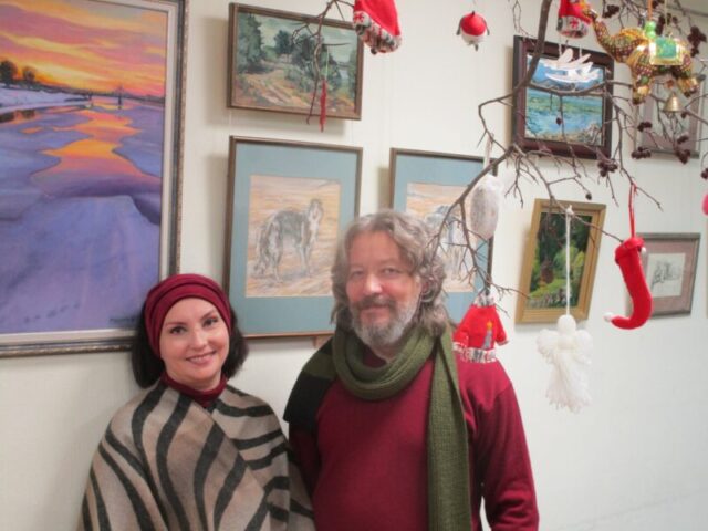 В гостиной Сада Души работает художественная выставка "Сюрпризы к Рождеству"