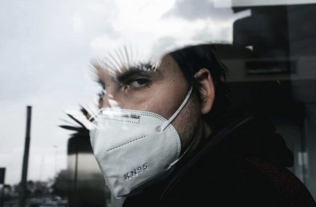 Учёные назвали симптомы «Омикрона» у привитых пациентов