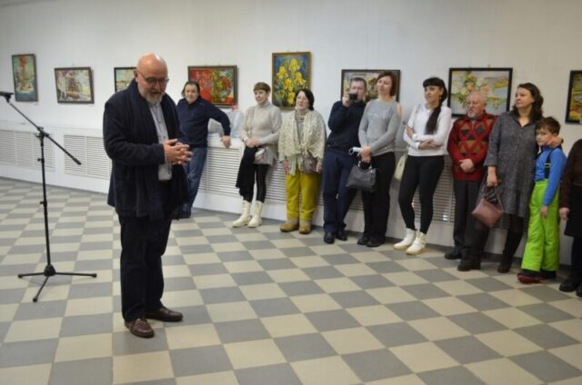 В Вышнем Волочке открылась выставка местного художника