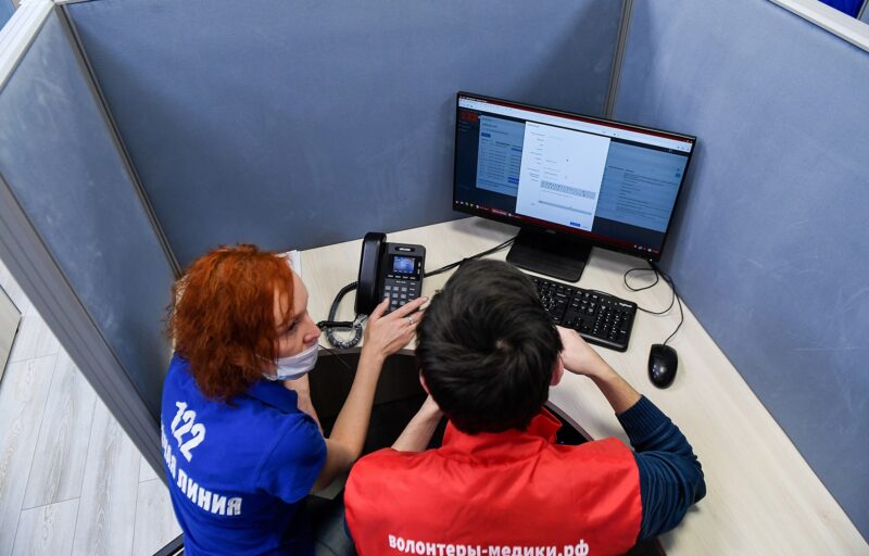 В ситуационно-аналитическом центре «122» Игорь Руденя провел совещание по вопросам работы службы