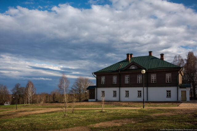 На выставке Серова в Приморье рассказали о Домотканове На выставке Серова в Приморье рассказали о Домотканове