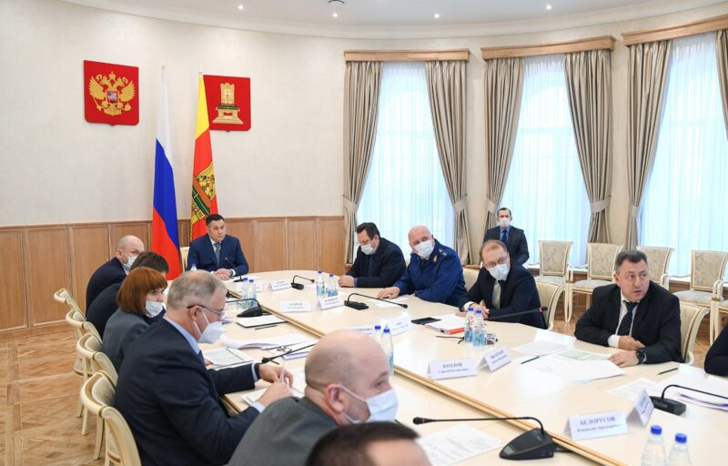 Глава региона Игорь Руденя поставил задачи по усилению амбулаторного звена и мер профилактики