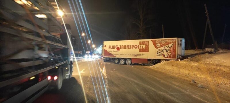 В Тверской области в аварии на М-10 погиб водитель легковушки