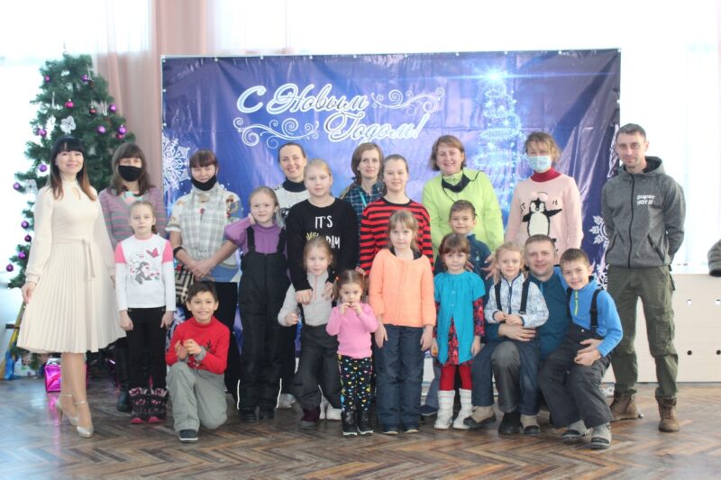 Дети и родители приняли участие в рождественском квесте в Лихославле