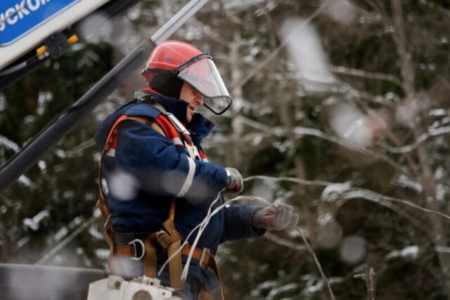 Глава Андреапольского муниципального округа дал высокую оценку работе тверских энергетиков при восстановлении электроснабжения, нарушенного снежным циклоном