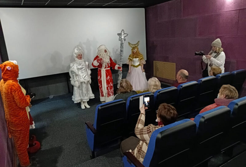 В Фировском районе жители смогут смотреть фильмы в новом современном кинозале