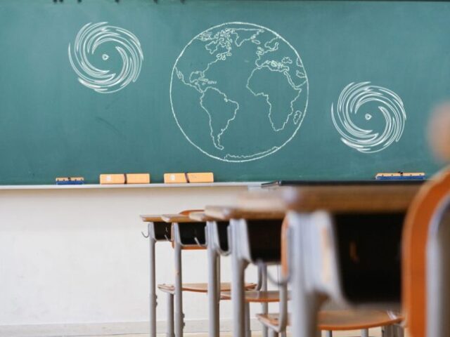 Больше 30 педагогов получили поддержку по программе «Земский учитель» в Тверской области
