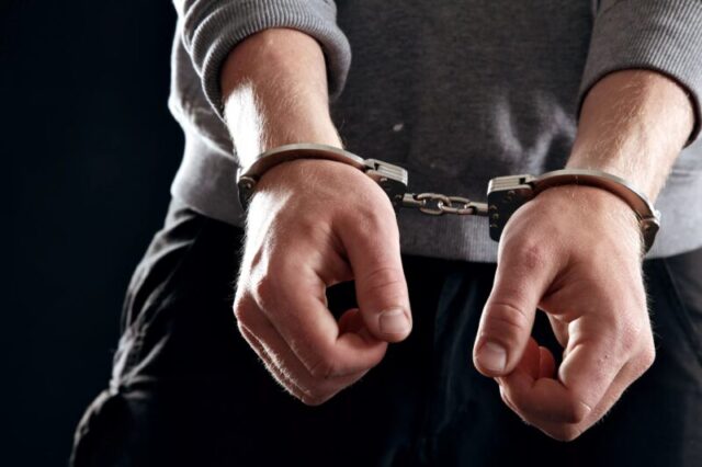 В Твери задержали 35-летнего мужчину с запрещенными веществами