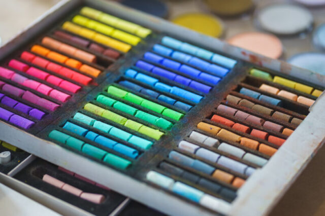 Тверской детский музейный центра приглашает порисовать пастелью