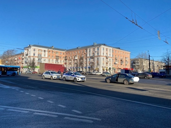В Твери на площади Терешковой сбили ребенка В Твери на площади Терешковой сбили ребенка