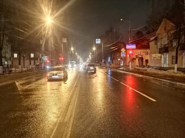 В Твери на пешеходном переходе БМВ сбил мужчину