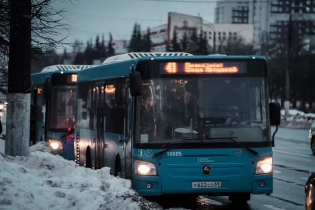 Транспорт нашего региона: синие автобусы глазами жителей Тверской области За три года работы автобусы «Транспорта Верхневолжья» перевезли больше 250 миллионов пассажиров
