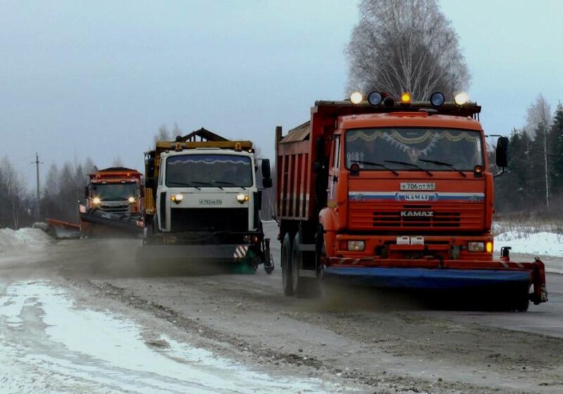 На дороги Тверской области вывели почти 400 единиц снегоуборочной техники