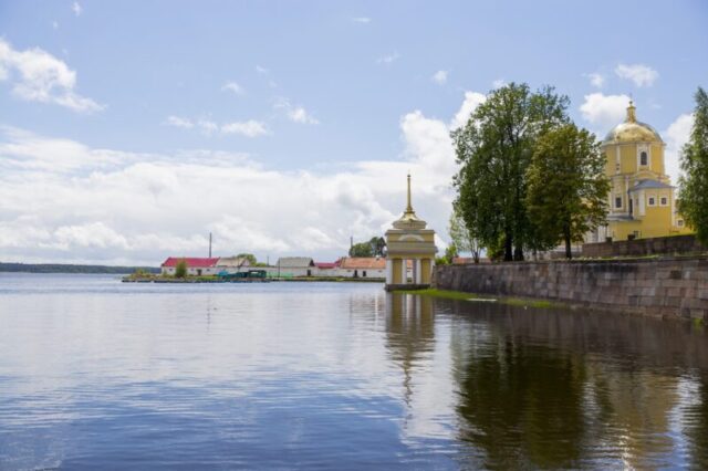 Осташков попал в ТОП-10 популярных мест для отдыха в майские праздники