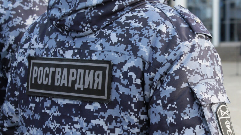 В Твери сотрудник Росгвардии помог женщине, которой стало плохо В Тверской области росгвардейцы задержали семь человек по подозрению в преступлениях