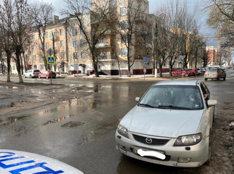 В Твери на пешеходном переходе автомобиль сбил пенсионерку В Твери на пешеходном переходе автомобиль сбил пенсионерку