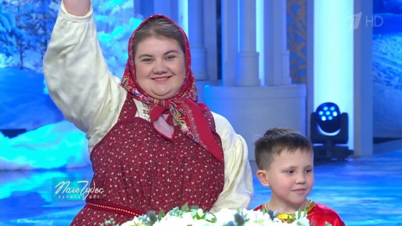 Жительница Тверской области победила в "Поле Чудес" и сфотографировалась с Якубовичем Жительница Тверской области победила в "Поле Чудес" и сфотографировалась с Якубовичем