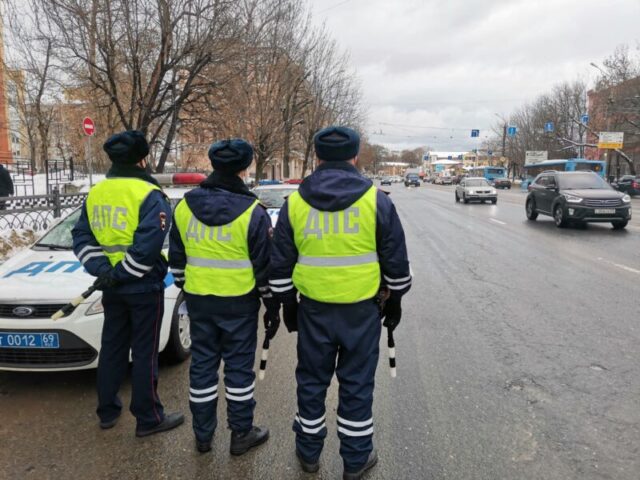 В Твери 64 таксиста нарушили правила дорожного движения