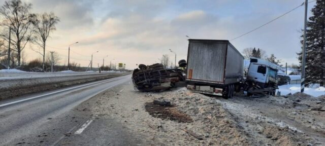 В Торжокском районе пьяный водитель фуры устроил ДТП с пострадавшим