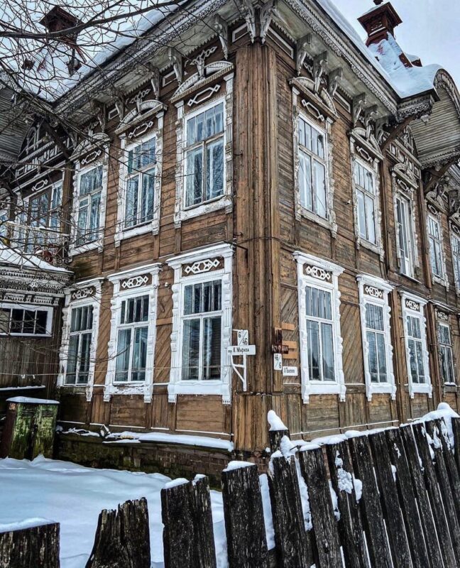 Блогер показала неофициальный символ краснохолмской деревянной архитектуры