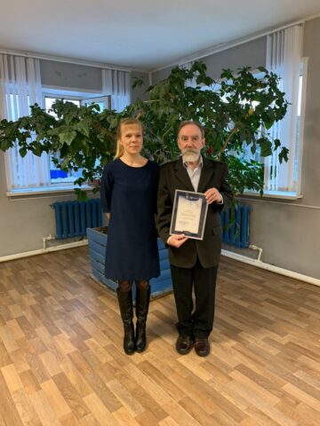 В Тверьэнерго наградили сотрудника за многолетнюю добросовестную работу В Тверьэнерго наградили сотрудника за многолетнюю добросовестную работу