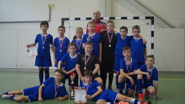 Нелидовские футболисты взяли золото турнира в Западной Двине