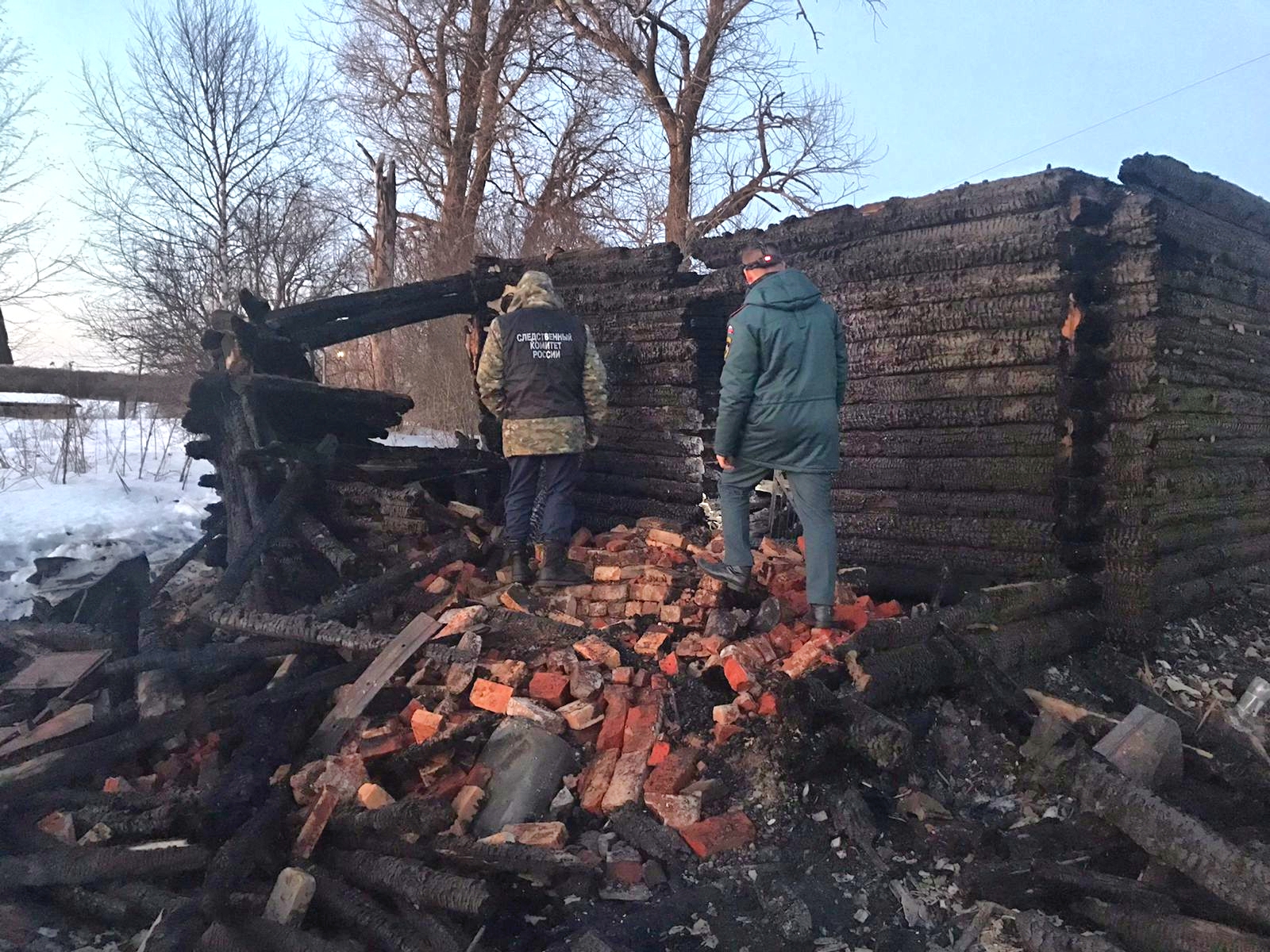 В Тверской области братья убили собутыльников и сожгли тела вместе с домом В Тверской области братья убили собутыльников и сожгли тела вместе с домом