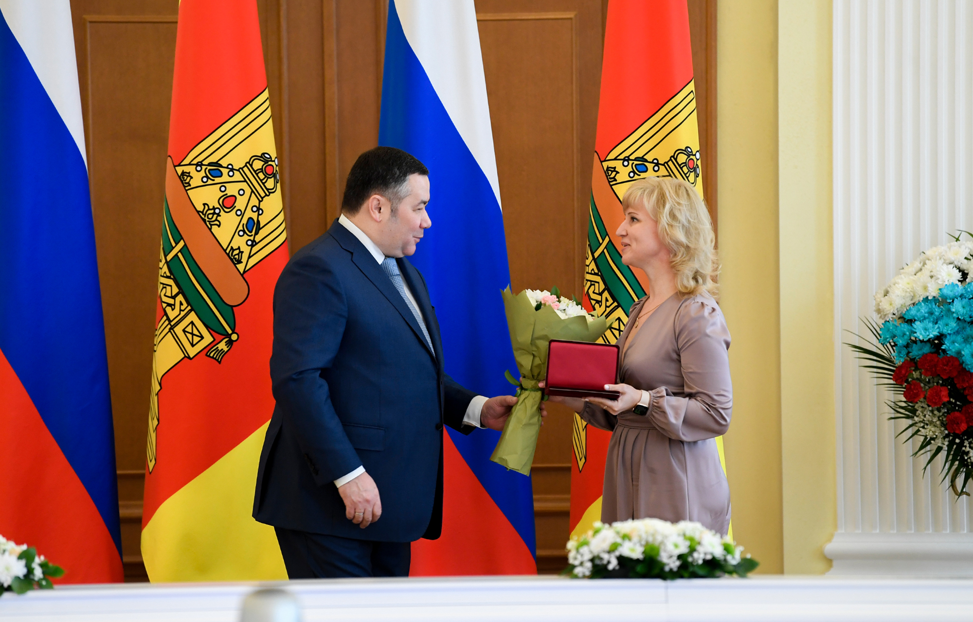 Игорь Руденя вручил награды жительницам Верхневолжья в преддверии Международного женского дня